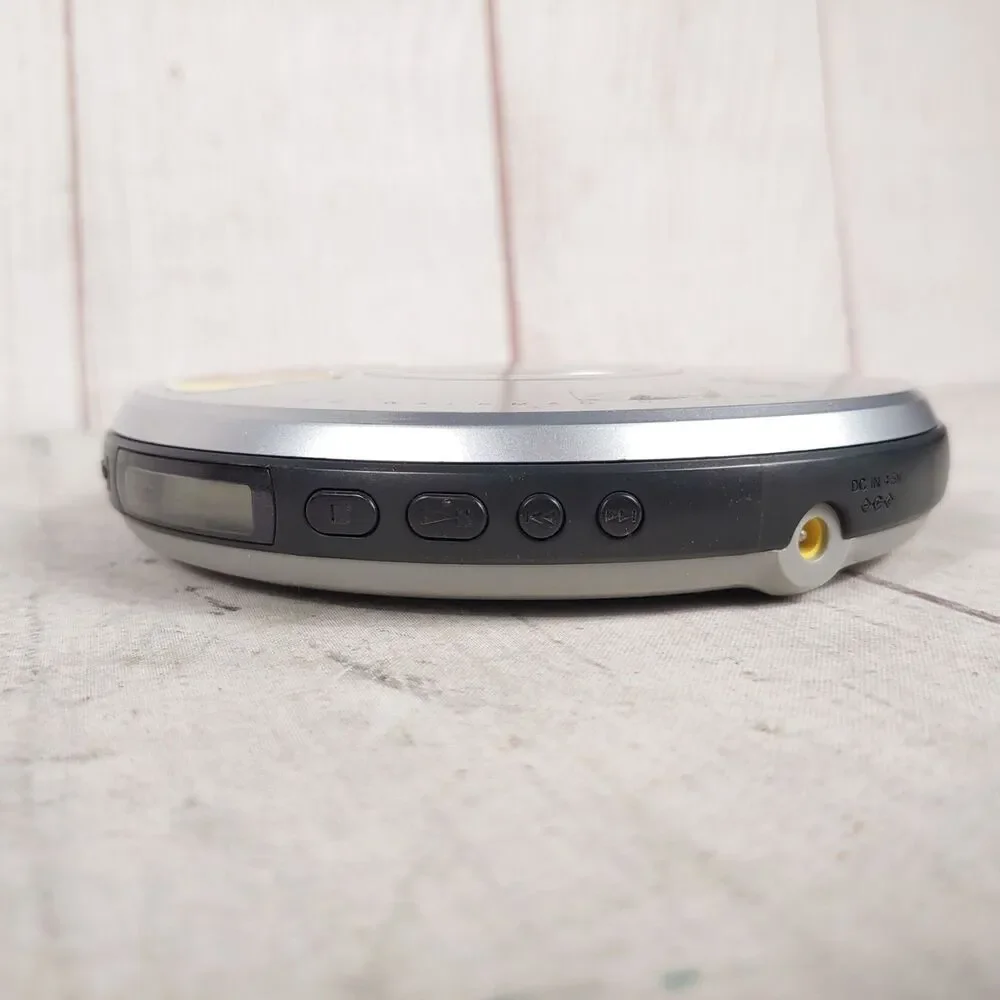 PARTS ONLY - Vtg Sony Walkman D-EJ011 Portable CD Player Silver G-Protection